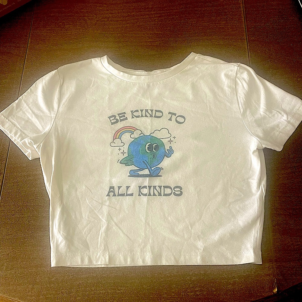 Vintage style graphic crop